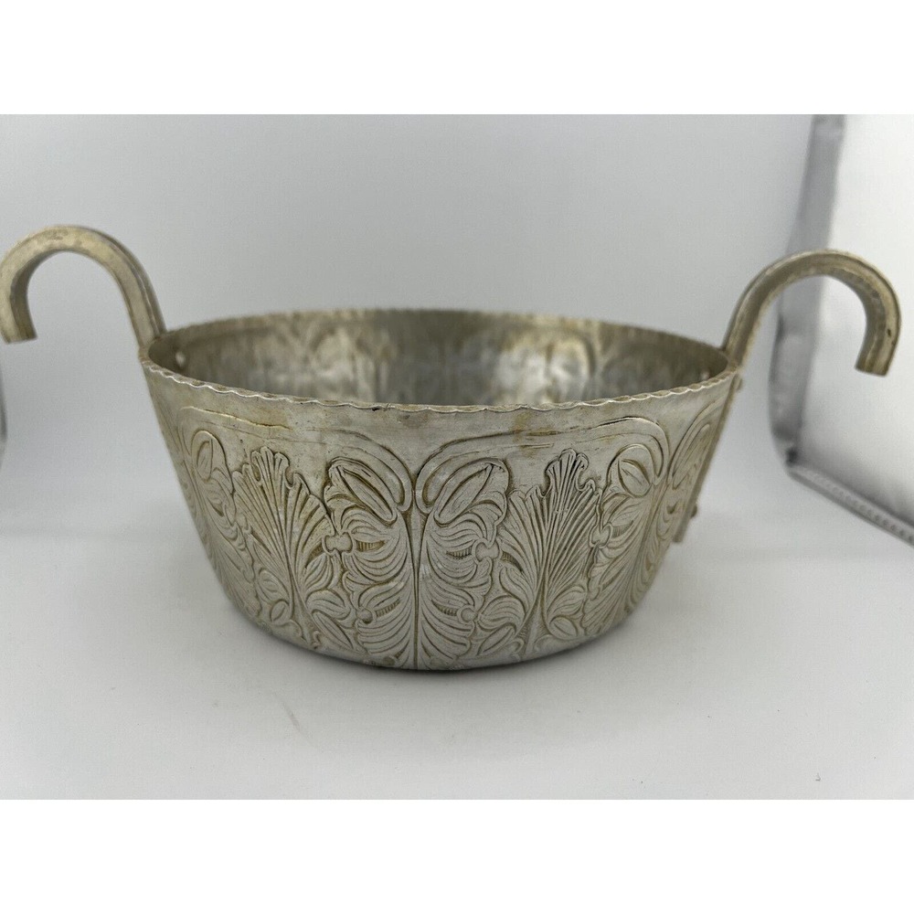 Vintage‎ Trade Continental Hand Wrought Silver Sawtooth Edge Twin Handled Bowl